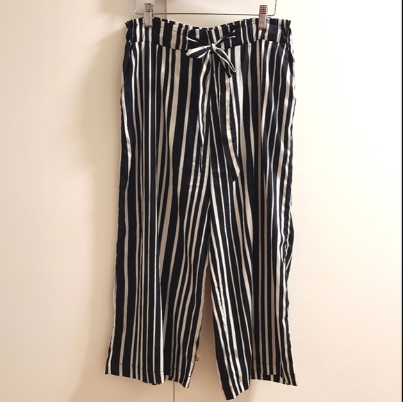 Cute striped flowy capris - Picture 3 of 4